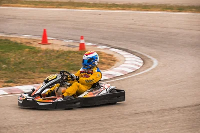Découvrez les meilleurs circuits de karting en France à explorer en 2026